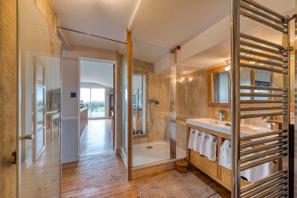 Propriété d’exception en bord de mer, au cœur d’un environnement naturel préservé