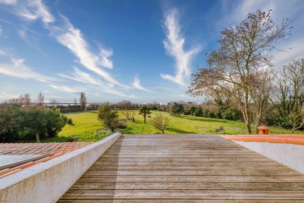 Propriété d’exception en bord de mer, au cœur d’un environnement naturel préservé