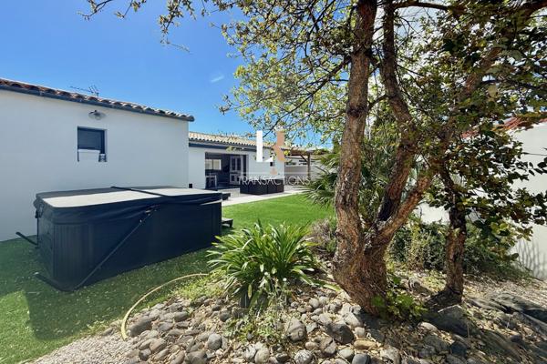 Saint-Martin-de-Ré (17410) St Martin - Maison rétaise à 700m de la plage