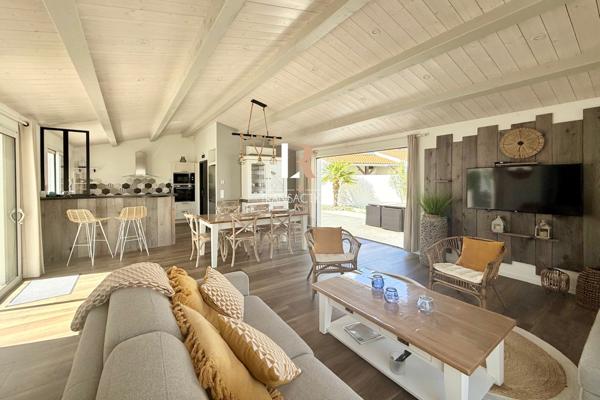 Saint-Martin-de-Ré (17410) St Martin - Maison rétaise à 700m de la plage