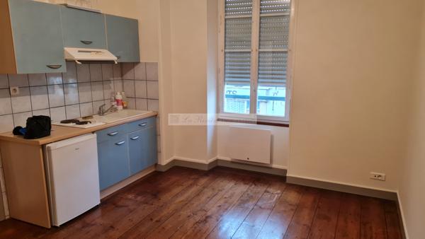 Immeuble de rapport locatif 6 appartements loués , Jarnac Immeuble de rapport locatif 6 appartements loués , Jarnac