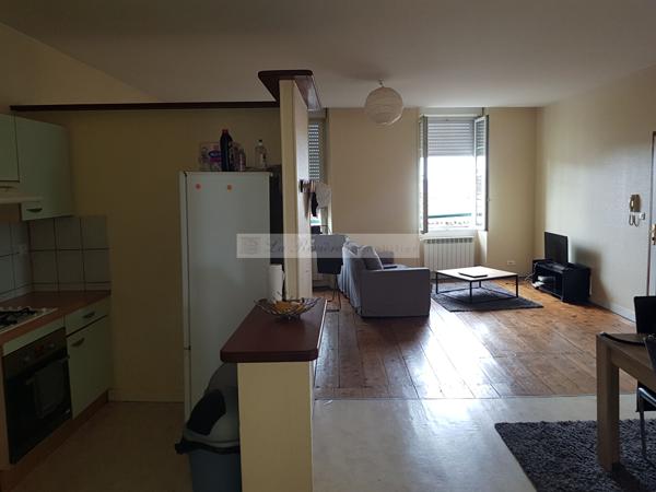 Immeuble de rapport locatif 6 appartements loués , Jarnac Immeuble de rapport locatif 6 appartements loués , Jarnac