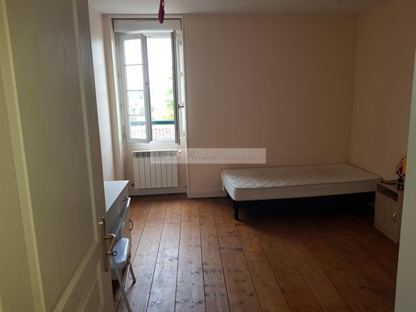 Immeuble de rapport locatif 6 appartements loués , Jarnac Immeuble de rapport locatif 6 appartements loués , Jarnac