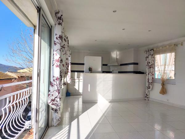 Bagnols-en-Forêt (83600) Bagnols-en-Forêt : Duplex de 112 m² avec vue panoramique