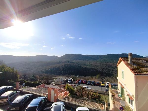 Bagnols-en-Forêt (83600) Bagnols-en-Forêt : Duplex de 112 m² avec vue panoramique