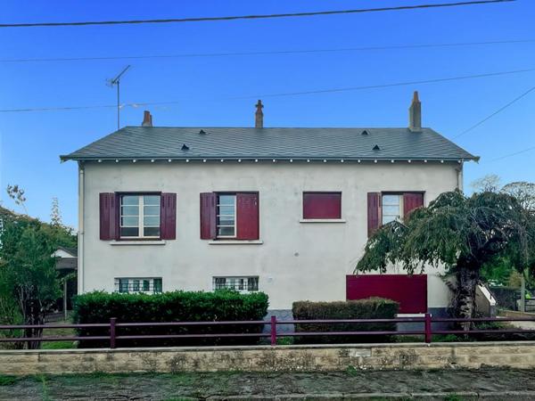Grande maison familiale avec dépendances et terrain clos. Saint-Aout