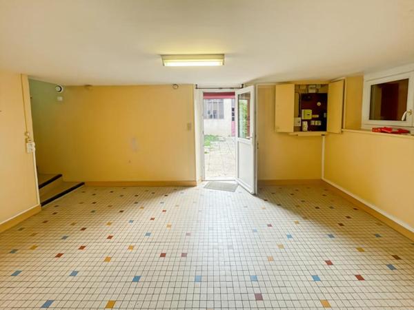 Grande maison familiale avec dépendances et terrain clos. Saint-Aout