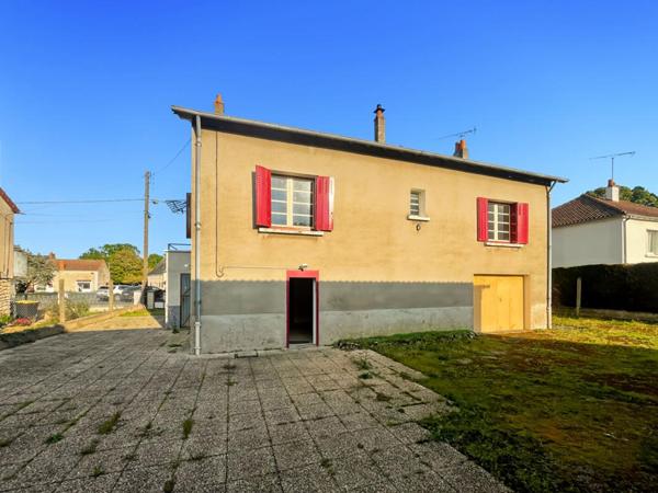 Grande maison familiale avec dépendances et terrain clos. Saint-Aout
