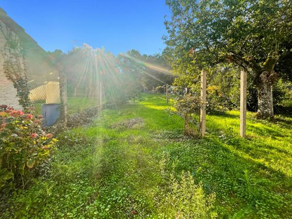 Grande maison familiale avec dépendances et terrain clos. Saint-Aout