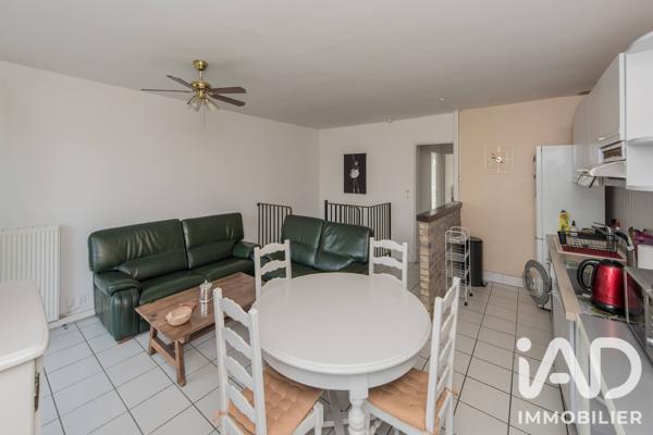Location studio 9 m² Cergy