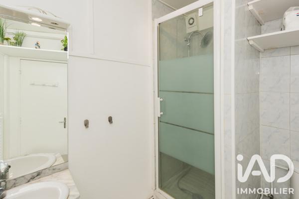 Location studio 9 m² Cergy