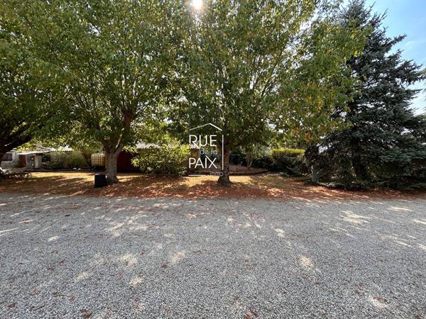 79400 AZAY LE BRULE Ancien corps de ferme en pierre - Azay-Le-Brûlé