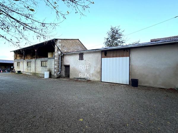 79400 AZAY LE BRULE Ancien corps de ferme en pierre - Azay-Le-Brûlé