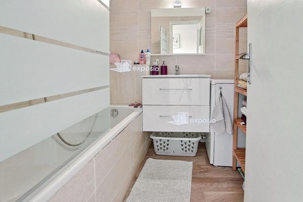 Aix-en-Provence (13090) À louer – T3 meublé lumineux au dernier étage –