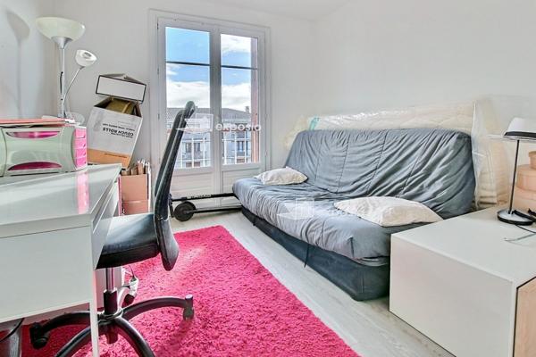 Aix-en-Provence (13090) À louer – T3 meublé lumineux au dernier étage –