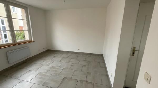 APPARTEMENT - 1ER ETAGE - LISIEUX - DISPONIBLE IMMEDIATEMENT