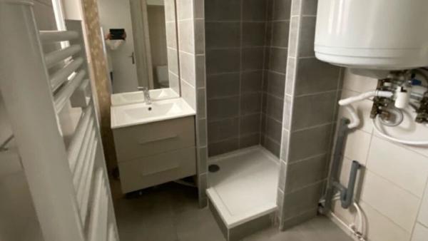 APPARTEMENT - 1ER ETAGE - LISIEUX - DISPONIBLE IMMEDIATEMENT
