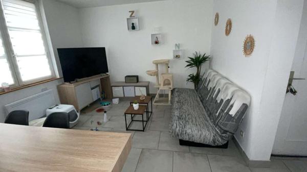 APPARTEMENT - 1ER ETAGE - LISIEUX - DISPONIBLE IMMEDIATEMENT
