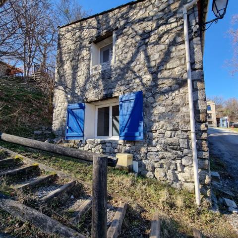 Maison en pierre à EOURRES (05300)