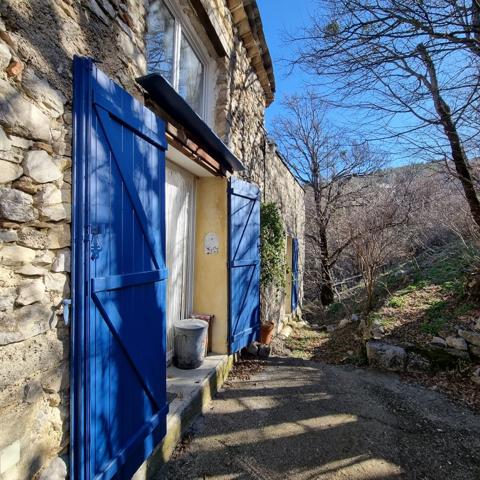 Maison en pierre à EOURRES (05300)