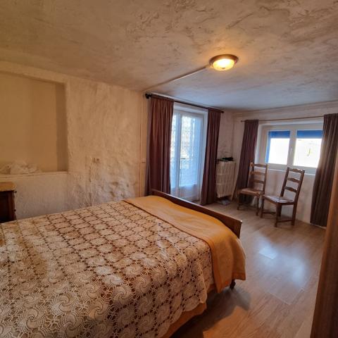 Maison en pierre à EOURRES (05300)