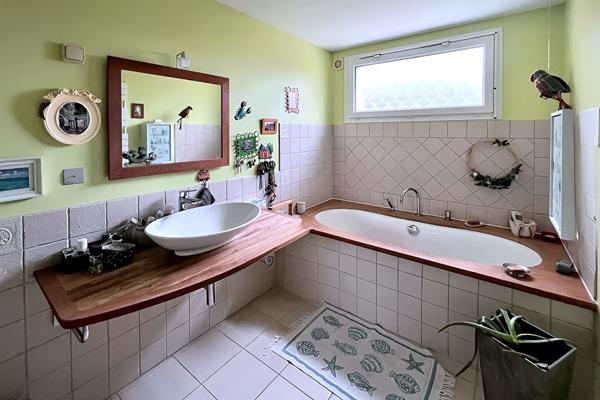 Maison Sainte Soulle 5 pièce(s) - 4 chambres & bureau - 1400 m2 de parcelle, Sainte soulle 17220