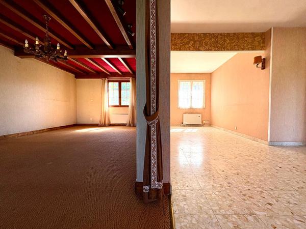 Villa sur sous-sol 3 chambres, volumes conséquents dans un lotissement calme à 20mn de Lons le Saunier