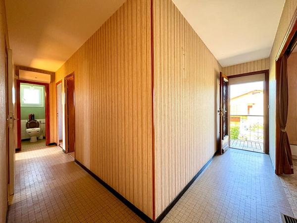 Villa sur sous-sol 3 chambres, volumes conséquents dans un lotissement calme à 20mn de Lons le Saunier