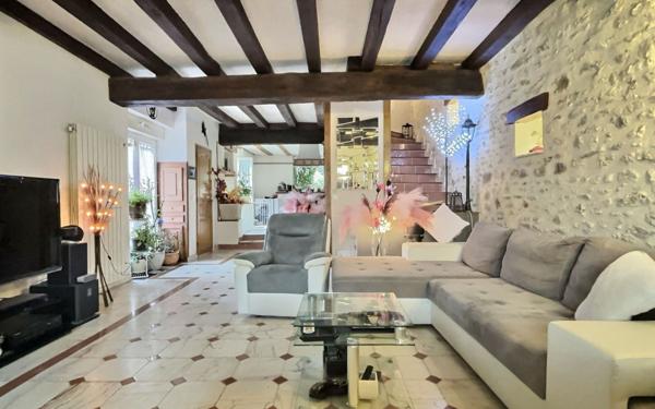 Maison à vendre    3 pièces •  Fontenay-le-Vicomte