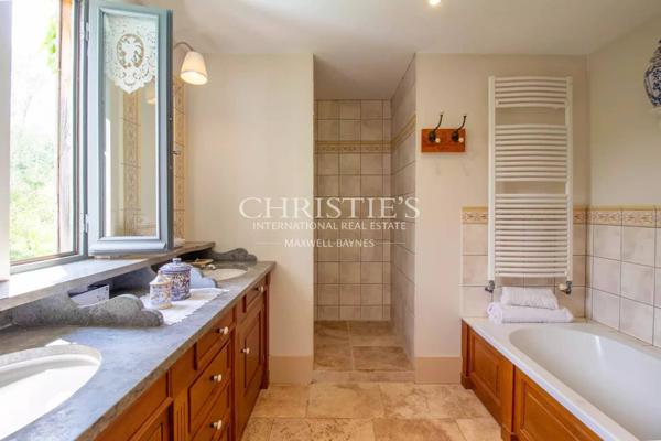 Propriété Époustouflante Signée par un Architecte, Avec Piscine, 35 minutes de Bordeaux