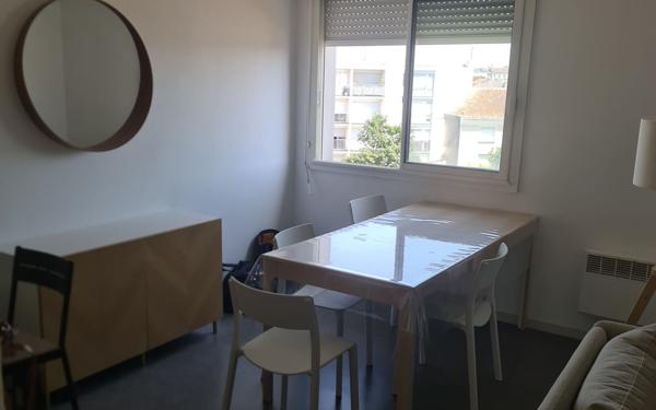 Appartement à louer    3 pièces •  Bordeaux
