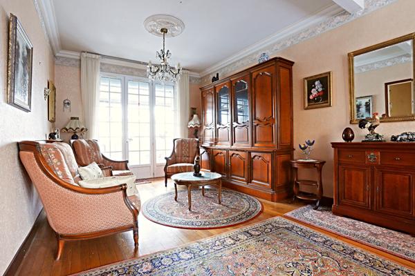 Maison Nanterre 5 pièce(s) 100m2 €549 000 ** - Référence 15340