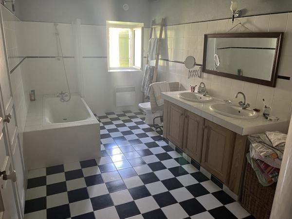 Maison à vendre |  Coudures |  9 pièces | 287 m²