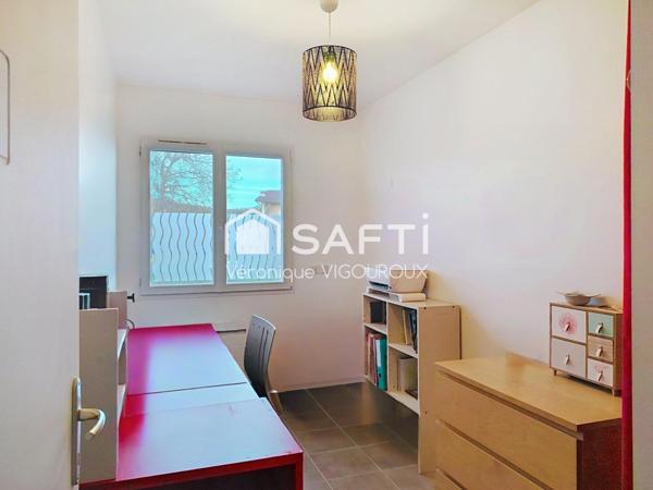 Villa moderne et lumineuse dans quartier résidentiel