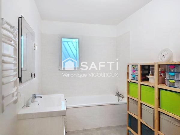 Villa moderne et lumineuse dans quartier résidentiel