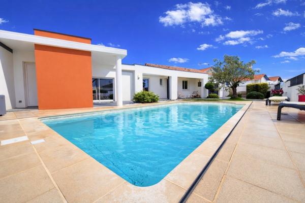 Maison de plain pied à vendre 5 pièces SAINT GEORGES DE DIDONNE (17) - Piscine - Garage