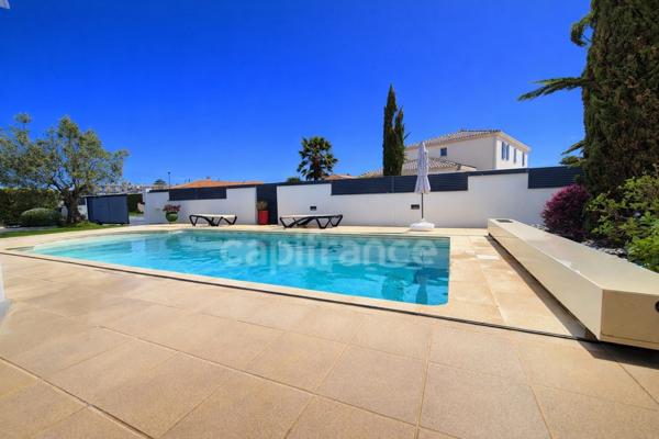 Maison de plain pied à vendre 5 pièces SAINT GEORGES DE DIDONNE (17) - Piscine - Garage