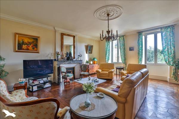 Maison à vendre |  Barbezieux-Saint-Hilaire |  13 pièces | 345 m²