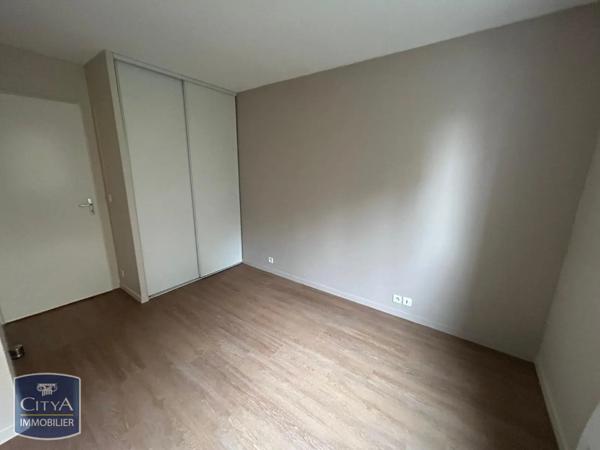Appartement à louer 2 pièces 49.65m² Laval (53000)