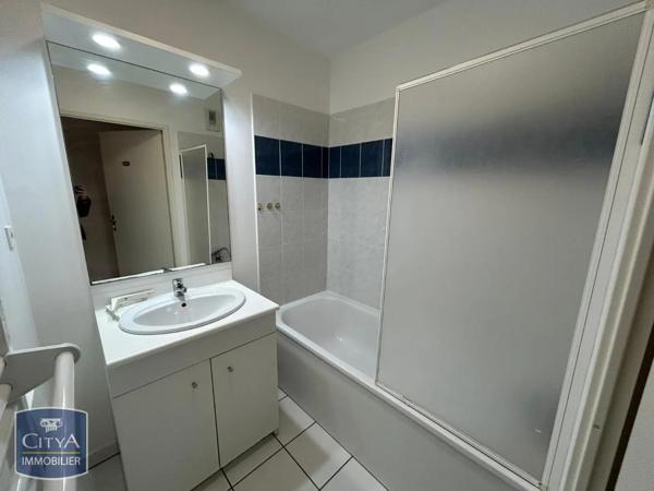 Appartement à louer 2 pièces 49.65m² Laval (53000)