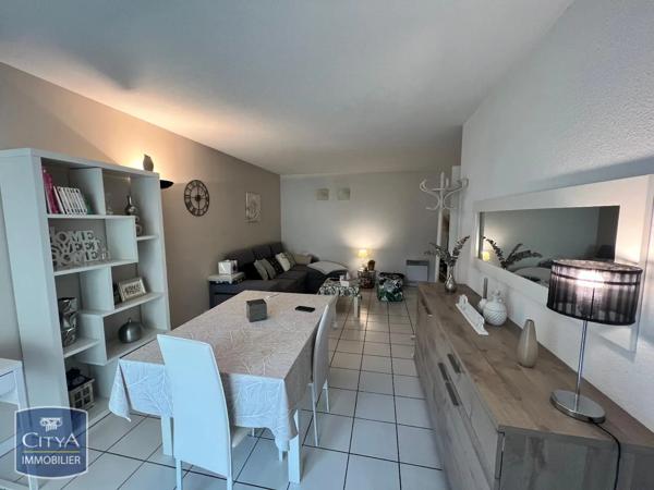 Appartement à louer 2 pièces 49.65m² Laval (53000)