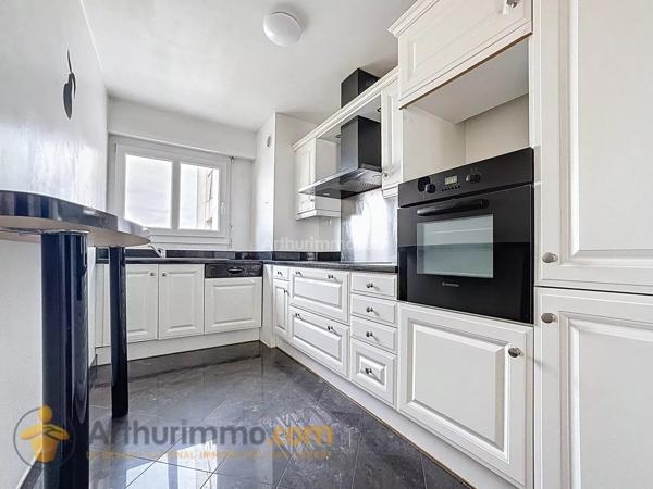 Vente                                                      Appartement
                        
                     4 pièces                      88 m2                     à Reims