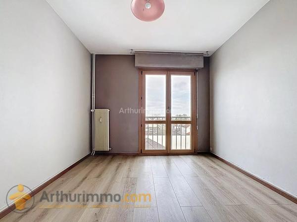 Vente                                                      Appartement
                        
                     4 pièces                      88 m2                     à Reims