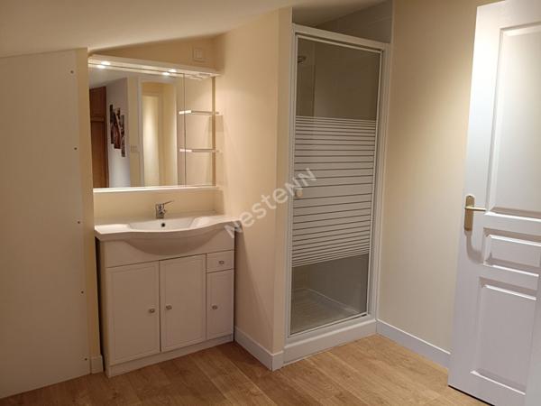 Maison dans le bourg de la Chaussaire