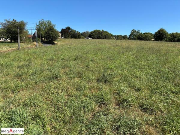 Terrain à AUBAZINES, 19190 - 1483m²