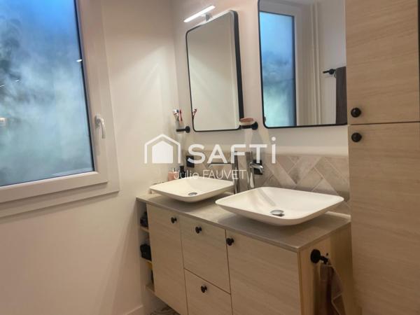 A pied commerces, écoles et transports