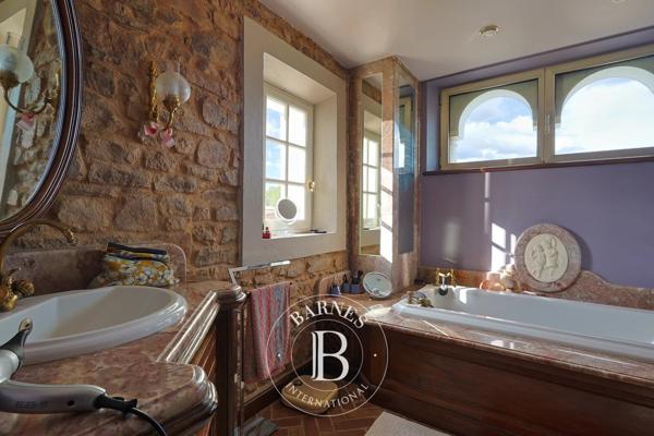 Gonfaron, Propriété 15 Chambres -  1 100 m² à vendre