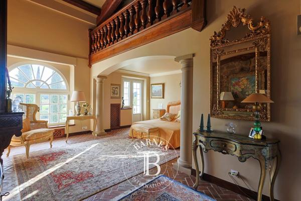 Gonfaron, Propriété 15 Chambres -  1 100 m² à vendre