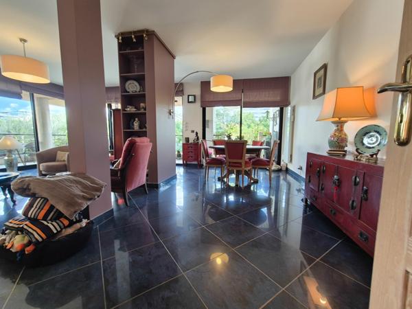 Appartement d’Exception avec Terrasse et Vue Seine – 113 m