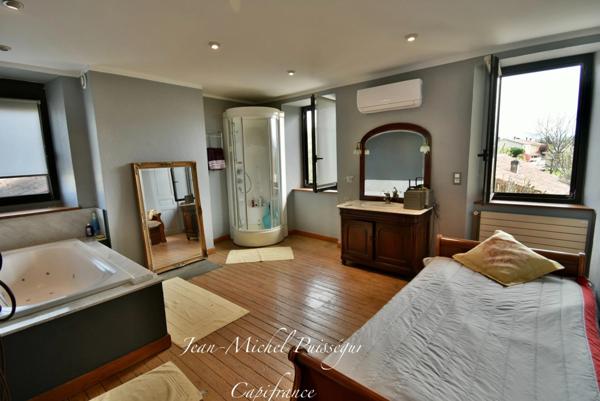 Maison à vendre 10 pièces de 220m2 à SAINT GAUDENS (31) Terrain de 2100m2 Piscine 11x5